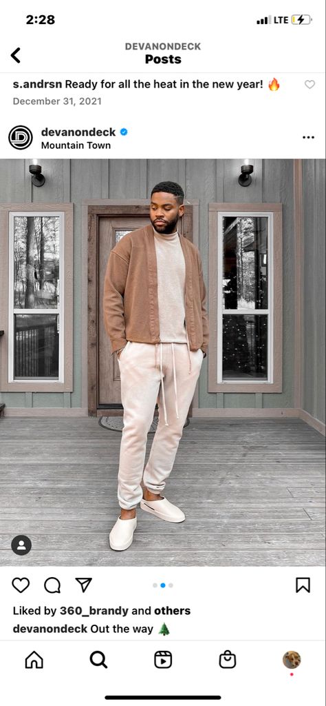 Brown Cream Outfit Men, Neutral Color Palette Clothes Men, Beige Joggers Outfit Men, Beige Sweatshirt Outfit Men, Brown Kimono Outfit, Mens Beige Outfit, Beige Sweatpants Outfit, Kimono Outfit Men, Cream Sweatshirt Outfit