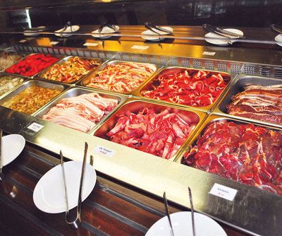 Korean Buffet, Bbq Buffet, Buffet Stations, Bbq Table, Serving Table, Korean Bbq, Buffet Food, Food Restaurant, Korean Food