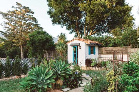 A Cottage Garden the California Way - Cottage Journal Slow Flower, Cottage Journal, California Garden, English Cottage Garden, Mediterranean Garden, Native Garden, Small Backyard Patio, English Cottage, The Cottage