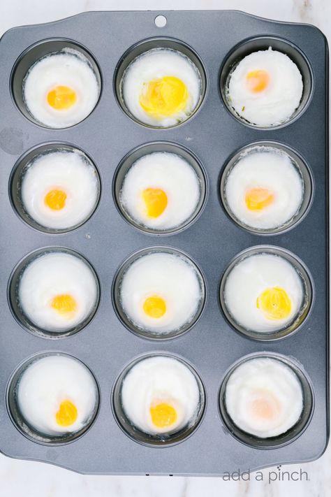 Poached Eggs For A Crowd, Mcdonalds Egg Mcmuffin, Egg Mcmuffin Recipe, English Muffins Sandwich, English Muffin Breakfast Sandwich, Egg Poaching, Sausage And Egg Mcmuffin, Sausage Mcmuffin, English Muffin Breakfast