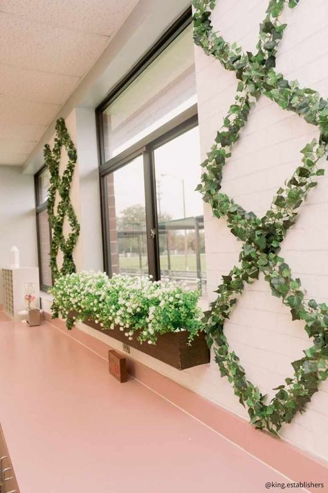 Classroom Themes Plants, Lattice In Classroom, Classroom Theme Garden, Bulletin Board Greenery, Green And Gold Classroom Decor, Green And Pink Classroom Decor, Floral Design Classroom, Green Classroom Asthetic, Rustic Bloom Classroom Theme