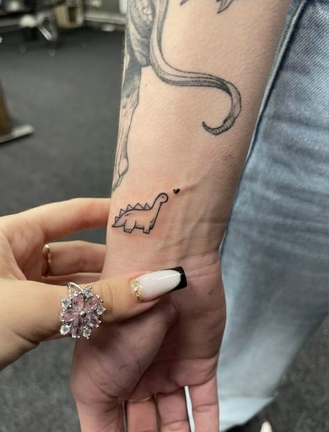 Small Tattoo Ideas For Men, Dinosaur Tattoo, Unique Tattoos For Women, Cute Matching Tattoos, Basic Tattoos, Workplace Culture, Free Tattoo Designs, Dinosaur Tattoos, Ac New Leaf