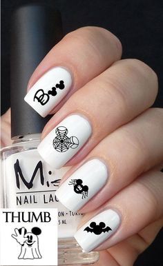 White nails with Halloween symbol Horse Nail Art, One Direction Nails, Western Nail Art, Horseshoe Nail Art, Horse Nails, Horse Shoe Nails, Cowboy Nails, Western Nails, Country Nails