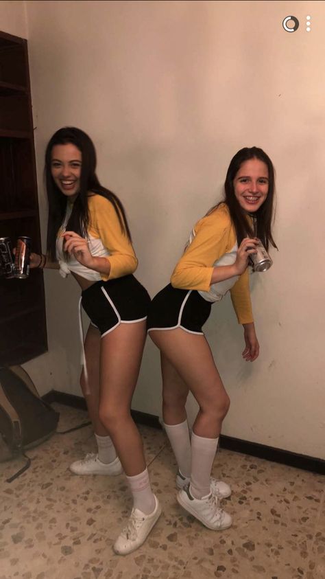 riverdale costume #riverdalecostume #halloween2019 Halloween Costumes Riverdale, Riverdale Cheerleader Outfit, Riverdale Costume, Riverdale Halloween Costumes, Riverdale Ghoulies, Josie And The Pussycats Riverdale, Spirit Week, Halloween 2019, The Duff