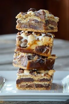 Baked Smores, Campfire Desserts, Dessert Squares, Smores Dessert, Anna Olson, Christmas Baking Recipes, Dessert Bar Recipe, S'mores, Cookie Bar Recipes