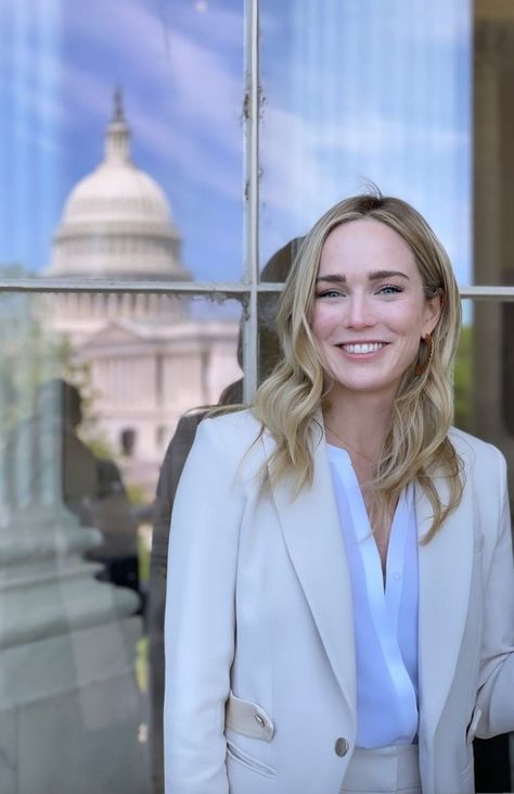 Caity Lotz Instagram, Caity Lotz, Supergirl And Flash, Find Picture, Supergirl, Stories Instagram, American Actress, Women's Blazer, Trench Coat