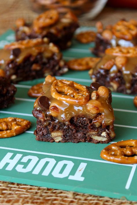 Touchdown Brownies Recipes With Pretzel Sticks, Touchdown Brownies, Football Brownies, Tailgate Food, Super Bowl Food, Semi Sweet Chocolate Chips, Chocolate Brownies, Pretzels, Brownie Recipes