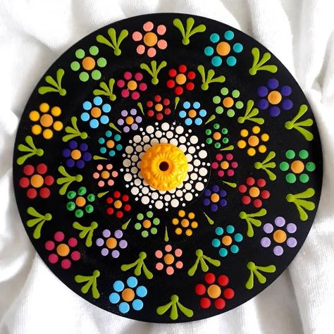 Canvas Mandala Art, Dot Painting Patterns For Beginners, Dot Painting Ideas, Dot Painting Tools, Mandala Painted Rocks, Mandala Dot Painting, Mandala Rock Art, Mandala Dot Art, Mandala Canvas