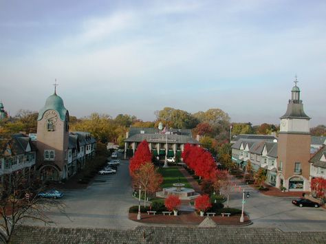 Historic Market Square, Lake Forest Lake Forest College, Lake Forest Illinois, North Chicago, Americana Style, Market Square, Lake County, Lake Forest, Highland Park, Art Travel