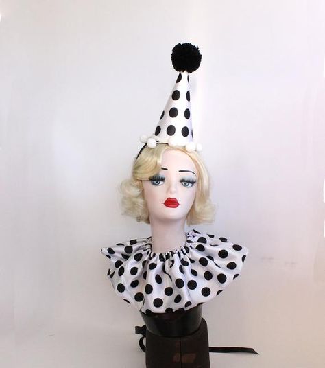 Black and White Polka Dot Clown Costume Set High Fashion | Etsy Cyberpunk Clown, Clown Burlesque, High Fashion Halloween, Halloween Costume Clown, Circus Themed Costumes, Halloween Costume Vintage, Costume Clown, Vintage Actors, Clown Collar