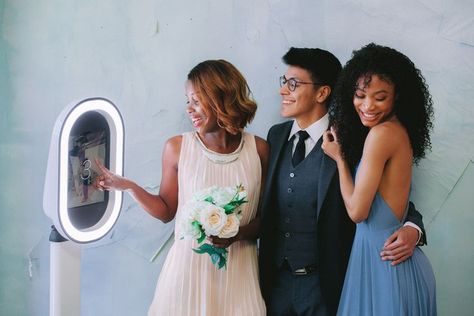 Strike a pose. Capture those. 💟💟💟 #photobooth #photobooth360 #photoboothrental Classic Wedding Favors, 360 Video Booth, Central Park Fall, Video Booth, Photo Booth Rental, Wedding Photo Booth, Digital Weddings, Fall Engagement, Wedding Guests