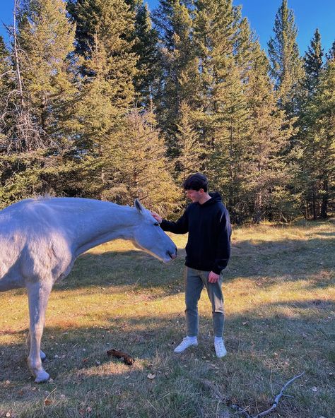 Horse Boy Aesthetic, Equestrian Boyfriend, Horse Boyfriend, Equestrian Couple, Horse Boys, Horse Couple, Horse Riding Aesthetic, Horsey Life, Pictures With Horses