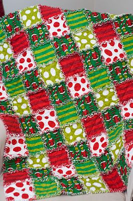 How The Grinch Stole Christmas rag quilt Please please please @Anna Totten Campbell-Hoseney Grinch Rag Quilt, Grinch Sewing Ideas, Grinch Quilt Ideas, Grinch Quilt, Christmas Rag Quilts, Rag Blanket, Rag Quilt Tutorial, Grinch Stuff, Grinch Christmas Party