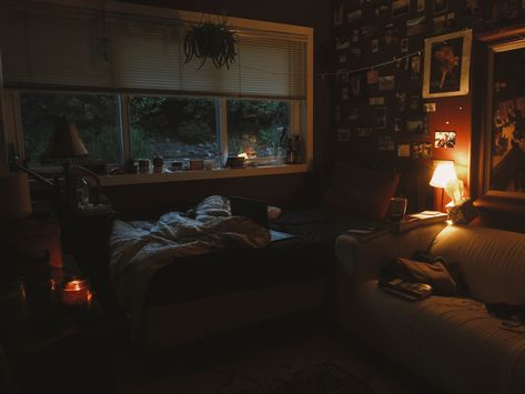 Sofa Ideas Bedroom, Cozy Dark Bedroom, Thatcher Davis, Room Aesthetic Dark, Room Dark, Y2k Fits, Chill Room, Cosy Room, Bedroom Setup