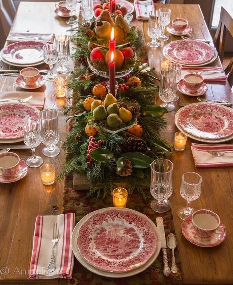 Old World Christmas Tablescape, English Table Setting, Traditional Christmas Tablescape, Old English Christmas Decor, Vintage Christmas Table Settings, English Country Christmas, Sugared Fruit, Williamsburg Christmas, Above Rubies