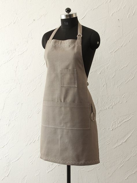 Barista Apron Design Coffee Shop, Brown Apron Cafe, Cafe Apron Aesthetic, Celemek Aesthetic, Apron Aesthetic, Bakery Uniform, Cafe Uniform, Brown Apron, Cafe Apron