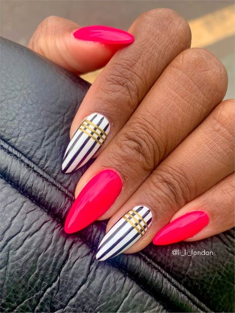 Hot Pink Nails With Gold Design, Nail Design With Hot Pink, Hot Pink Nail With Design, Luau Nail Ideas, Fun Hot Pink Nails, Hot Pink Black And White Nails, Hot Pink Gold Nails, Hot Pink And White Nail Designs, Nails Hot Pink Designs