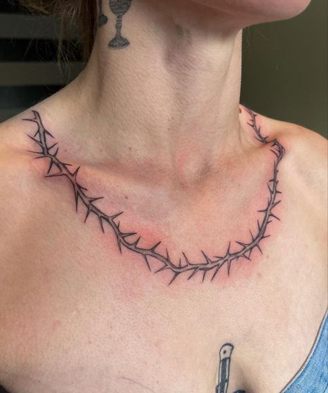 julien baker via cece.pokes Julien Baker Tattoo, Trap Tattoos For Women, Baker Tattoo, Baker Clothes, Thorn Tattoo, King Julien, Cup Tattoo, Julien Baker, Sternum Tattoo