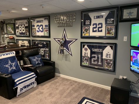 Dallas Cowboys Room Decor, Bonus Room Decorating, Dallas Cowboys Room, Cowboy Home, Cowboy Bedroom, Cowboy Home Decor, Football Man Cave, Cowboy Room, Sports Man Cave