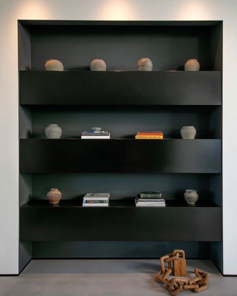 O S K L O . on Instagram: “13ft Floating shelves in blacked steel, Mexican earthenware pots, Japanese chain in hand carved Birch available at our @1stdibs store” Niche Shelf, Niche Shelves, Decor Bookshelves, Millwork Details, Joinery Details, Modern Bookshelf, Wall Niche, Shelving Design, Tiny Spaces