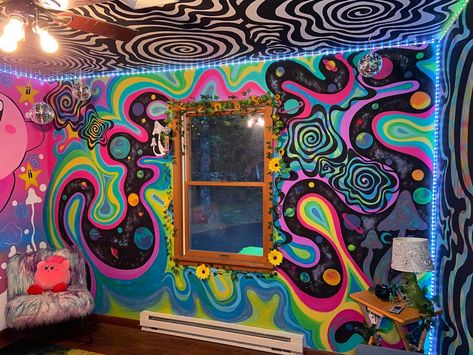 Graffiti Wall Mural Bedroom, Paint Design Ideas For Walls, Trippy Table Painting, Trippydraws Room, Trippy Room Painting Ideas, Trippy Door Painting Ideas, Trippy Furniture Painting, Funky Wall Paint Ideas Bedroom, Trippy Mural Ideas