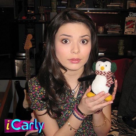 Delanie Ominayak (@delanieominayak) • Instagram photos and videos Icarly Carly, Victorious Nickelodeon, Carly Shay, Jeannette Mccurdy, Nathan Kress, Victorious Cast, Sam & Cat, Sam And Cat, Nickelodeon Shows