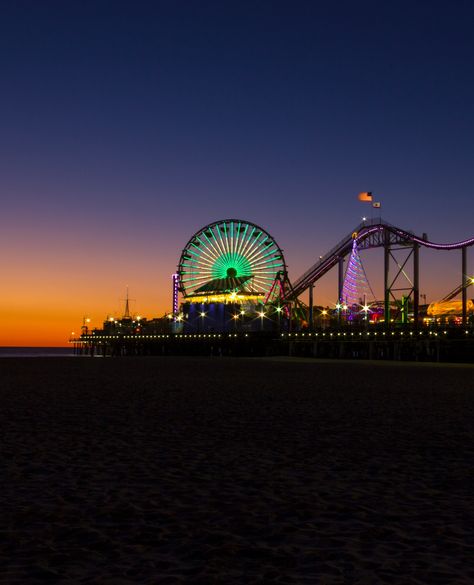 Pier Amusement Park, California Amusement Parks, United States Aesthetic, Pier Santa Monica, Life In Usa, Concession Stands, Los Angeles Aesthetic, Double Jointed, Bridge City