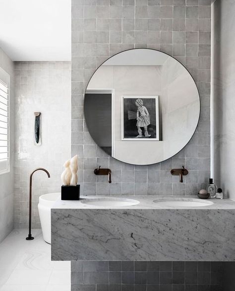 40+ Grey bathroom ideas - grey and white bathrooms, grey bathroom tiles Grey Bathroom Tiles, Pacific Homes, Australian Interior Design, Gorgeous Tile, Interior Design Awards, Bad Inspiration, Interior Bathroom, Modern Bathrooms, Brown Interior