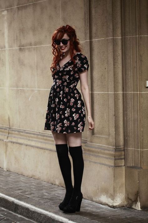 Street style | Floral mini dress and thigh highs Knee High Socks Outfit, High Socks Outfits, Louise Ebel, Socks Outfit, Clothing Board, Moms Fashion, Sock Outfits, Mini Robes, Inspired Outfits