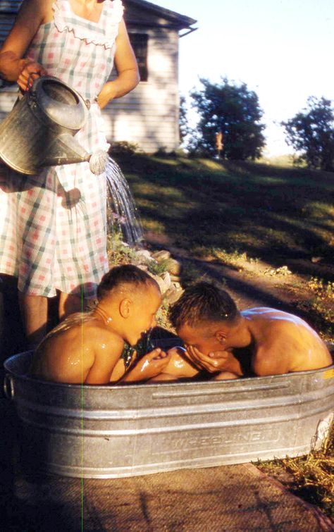 Our tub was round and served not only to bathe but also to rinse our clothes after they came through the wringer washer! Farms Living, Grandmas House, Country Farm, Simple Life, Country Life, New Wave, Country Living, Farm Life, Country Girls