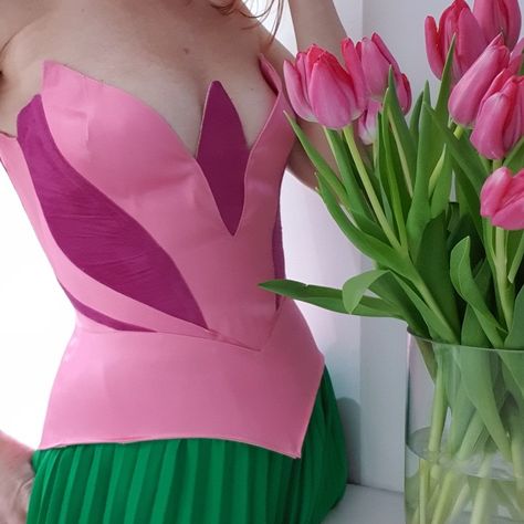 Tulip Theme, Corset Patterns, Winx Club Flora, Cute Hipster Outfits, Corset Making, Corset Outfits, Lace Corset Top, Corset Pattern, Retro Lingerie