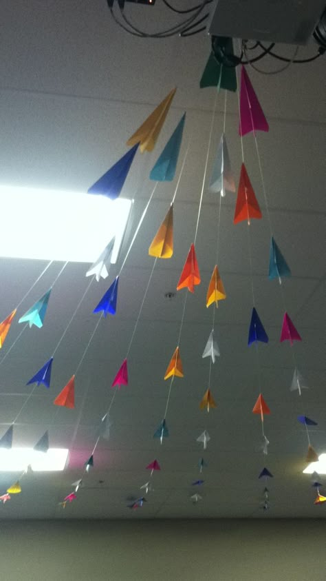 Paper airplane decoration. Classroom Ceiling, Airplane Baby Shower, Airplane Theme, Airplane Decor, Airplane Birthday Party, Airplane Party, Paper Airplane, Library Decor, Paper Airplanes