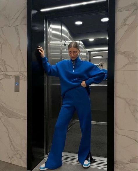 Sweatsuit Outfits Women, Liza Rudkevich, Women Fitness Photography, Sweatsuit Outfits, Sweatsuit Outfit, What To Wear Today, Inspiration Fashion, Blazer Outfits, Fancy Outfits