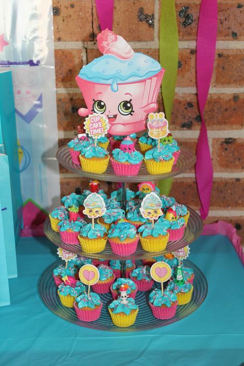 Shopkins Cupcake Tower Shopkins Cupcakes, Shopkins Bday, Shopkins Cake, Rope Lighting, Shopkins Birthday Party, Shopkins Party, Shopkins Birthday, Girl Bday Party, 9th Birthday Parties