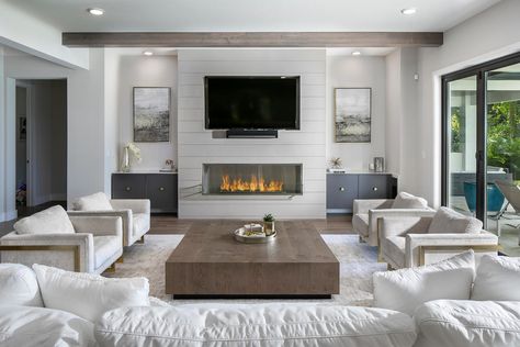 100+ Modern Bio Ethanol Fireplace Designs | The Bio Flame Modern Contemporary Living, Furnitur Ruang Keluarga, Modern Contemporary Living Room, Contemporary Living Room Design, Modern Living Room Interior, Living Room Decor Gray, Fireplace Tv Wall, Room Design Modern, Design Del Prodotto