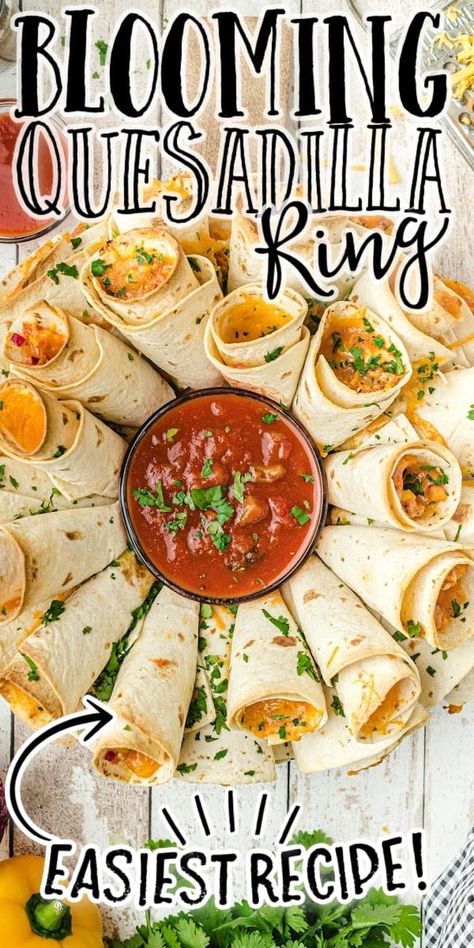 Blooming Quesadilla Ring Potluck Mexican Dishes, Mexican Pot Luck Dishes, Quesadilla Appetizers, Mexican Dishes For Party, Quesadilla Party, Mexican Finger Foods Parties, Mexican Appetizers Finger Foods, Hawaii Meals, Mexican Theme Party Food