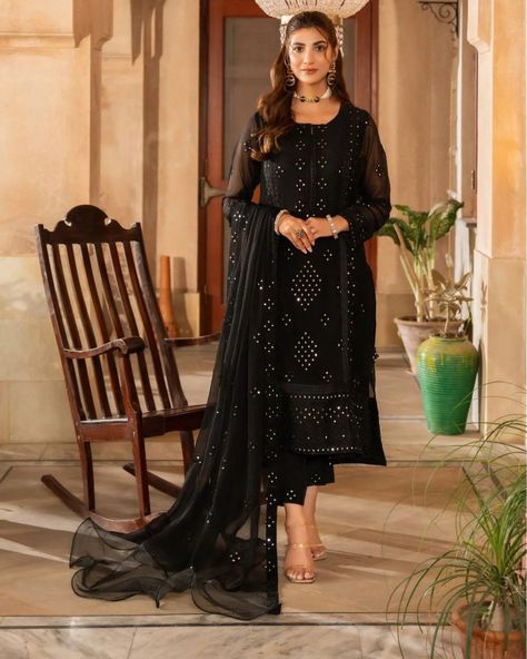 SUMMER READY - Express Shipping available on every outfit! Get your EID dress from laam.pk! 🎊 🛍️ Tap the link in bio to shop now! 👗 : Shireen Ladkawala ID : NPT2197, DEF2410, TPR1735, ZAD0264, VEZ0765, MEJ6205 ‼️GET SUMMER READY WITH LAAM‼️ 🇦🇪 Flat PKR 1,500 and FREE SHIPPING above PKR 10,000 (UAE) 🇸🇦 Flat PKR 5,000 and FREE SHIPPING above PKR 25,000 (KSA) 🇬🇧 Flat £14 and FREE SHIPPING above £199 (UK) 🇦🇺 Flat PKR 7,500 (US & AUS) @laamofficial @laambasics @laam_kids @laam_man @laam_coutu... Eid Shopping, Maxi Frocks, 3 Piece Dress, Simple Maxi, Eid Outfit, Chiffon Sleeves, Formal Mens Fashion, Eid Dresses, Chiffon Collection