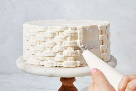 How to pipe and decorate a celebratory basket-weave cake | King Arthur Baking Basket Weave Cake, Crumb Coating A Cake, Applesauce Spice Cake, Torte Creative, Apple Spice Cake, Torte Cupcake, Frosting Tips, Peanut Butter Honey, Peanut Butter Frosting