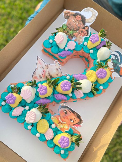 Moana Number Cake Ideas, Moana 3rd Birthday Cake, Moana Pull Apart Cupcakes, Moana Cookie Cake, Moana Bday Cake, Moana 2nd Birthday Cake, Birthday Cake Moana, Moana Cupcake Cake, Moana Bday Party Ideas