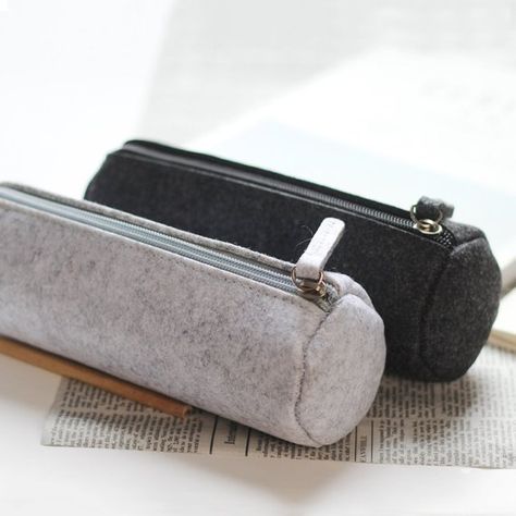 Round Felt Pencil Case, Toiletries Bag, Minimal Design, Simple, Grey, Charcoal Pouch, Organizer, Sma Felt Pencil Case, Fabric Pencil Case, Muji Style, Unique Planner, Simple Fabric, List Notebook, Diy School Supplies, Pencil Box, Pencil Bag