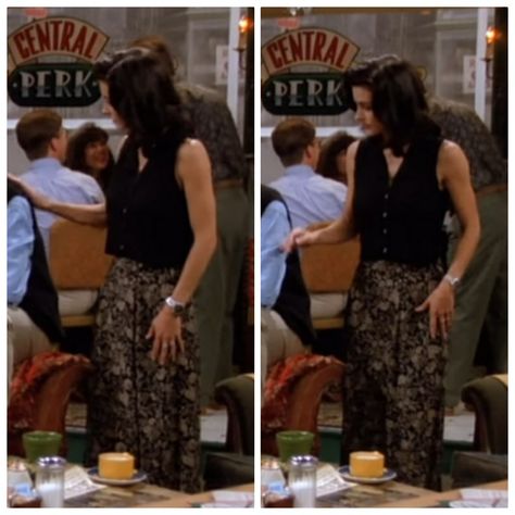 Monica Geller Skirt Outfits, Monica Geller Outfits Summer, Monica Outfits, Monica Geller Outfits, Phoebe Buffay Outfits, Monica Friends, Movie Date Outfits, Friends Outfit, Movies Fashion