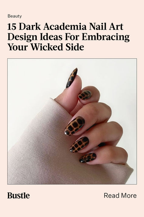 Prepare for plaid prints and dark polish colors. Nail Art Dark Academia, Checkered Accent Nails, Indie Nail Art, Alternative Fall Nails, Dark Academia Acrylic Nails, Dark Cottagecore Nails, Dark Academia Nail Art, Fall Nails Checkered Design, Dark Academia Nails Ideas