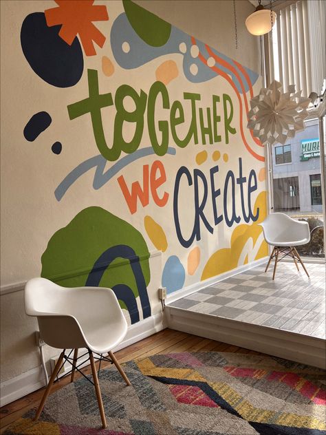 Art Room Wall Mural, Interactive Mural Wall, Corporate Murals Office Designs, Creative Mural Art, Mural Art For School, Murals For School Walls, Classroom Murals Preschool, Elementary School Lobby Decorating Ideas, Primary School Mural