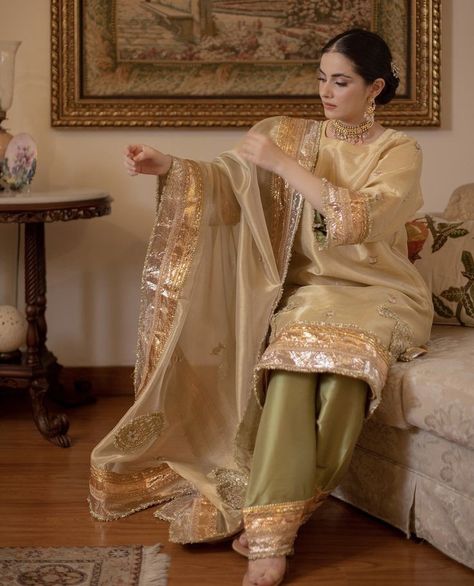 Designer Dresses Elegant, Old Is Gold, Embroidery Fashion Detail, Pakistani Wedding Outfits, Pakistani Fancy Dresses, Pakistani Dresses Casual, Pakistani Fashion Party Wear, Indian Dresses Traditional, Fancy Dresses Long