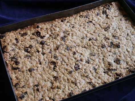 Prune Oatmeal Bars Recipe - Food.com                                                                                                                                                     More Prune Oatmeal, Constipation Food, Three Ingredient Cookies, Prune Recipes, Oatmeal Bars Recipes, Cocktail Party Food, Yummy Healthy Breakfast, Healthy Vegan Desserts, Oatmeal Bars