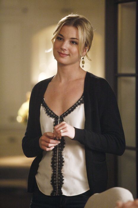 Emily Thorne - Emily Thorne: Season 1 - Revenge - ABC.com Revenge Tv Show, Revenge Fashion, Emily Thorne, Blonde Actresses, Emily Vancamp, Marie Claire Magazine, Fashion Tv, Fashion Pictures, Gossip Girl