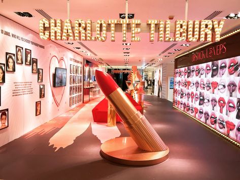 Charlotte Tilbury Pop Up Store, Charlotte Tilbury Store, Makeup Display, Store Design Boutique, Mall Design, Beauty Salon Decor, Cosmetic Display, Beauty Pop, Beauty Event