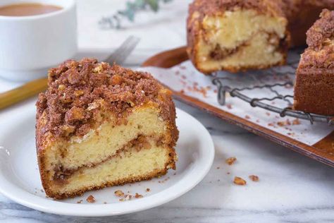 A classic cinnamon streusel coffee cake, rich with sour cream. Coffee Cake Sour Cream, Cake Sour Cream, Cinnamon Streusel Coffee Cake, King Arthur Recipes, Crumb Coffee Cakes, King Arthur Flour Recipes, Breakfast Coffee Cake, Cinnamon Crumble, Streusel Coffee Cake