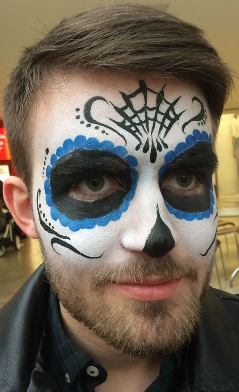 Day of the Dead Makeup for Dudes with Beards in 5 Ways Beard Halloween Makeup, Halloween Makeup Men Beard, Face Paint For Men, Mens Halloween Makeup, Beard Makeup, Sugar Skull Face Paint, Halloween Beard, Maquillage Halloween Simple, Day Of The Dead Makeup