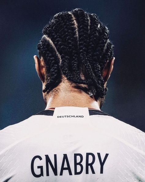 Serge Gnabry Wallpaper, Gnabry Wallpaper, Serge Gnabry, Simpson Wallpaper Iphone, Memphis Depay, Black Men Hairstyles, Bayern Munich, Munich, Wallpaper Iphone